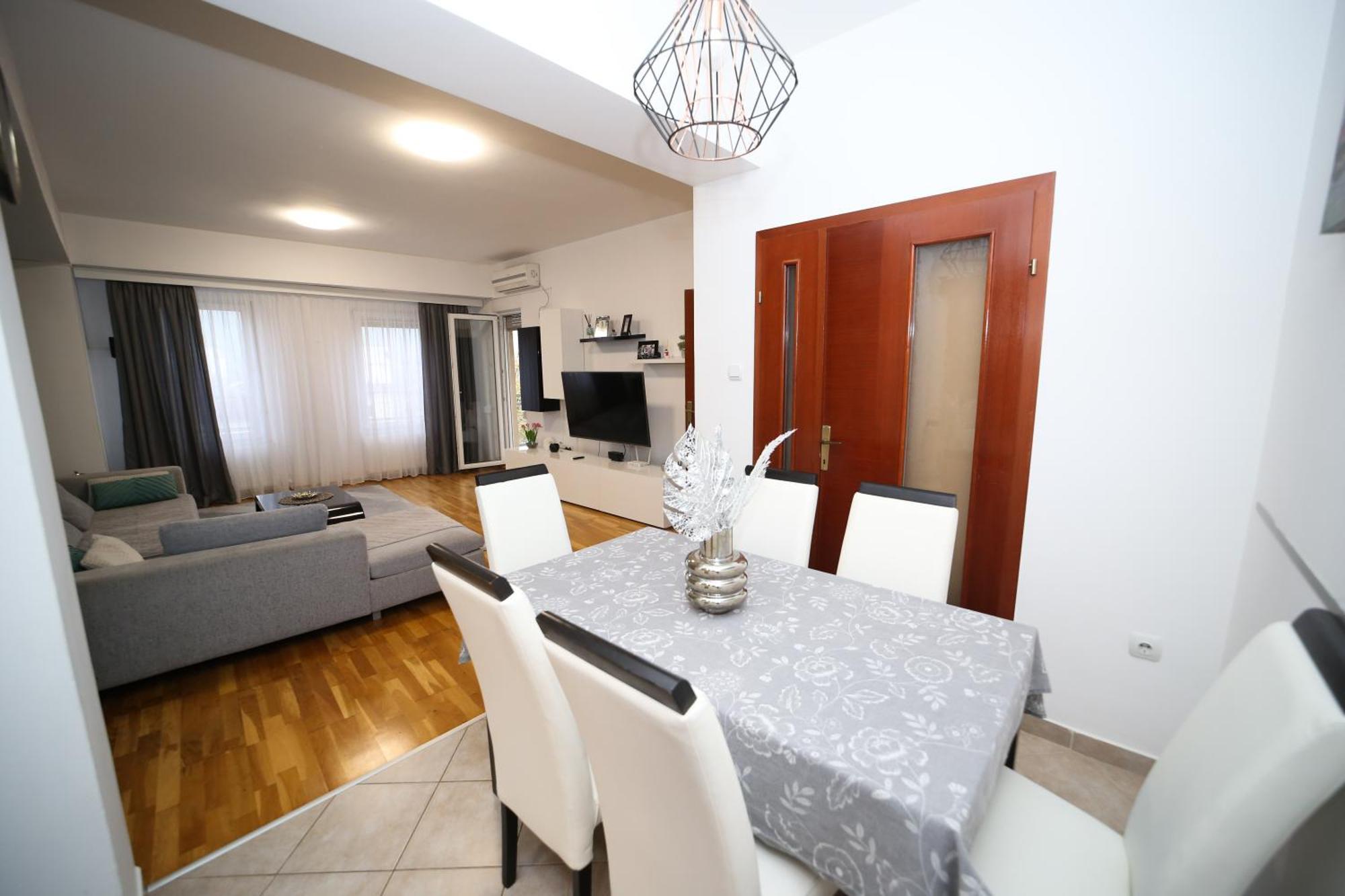 Iva Lux Stan Na Dan Apartamento Banja Luka Exterior foto