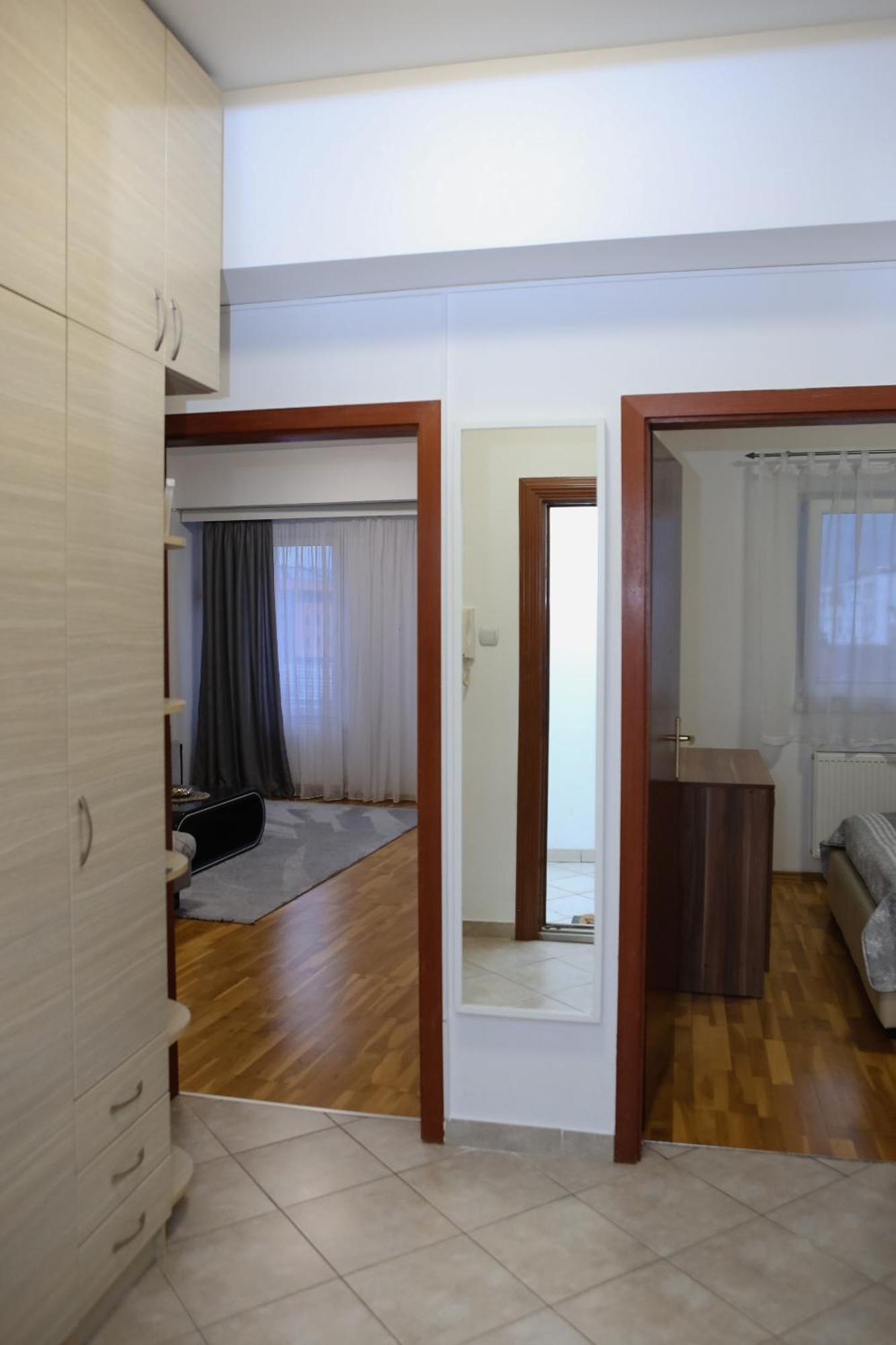Iva Lux Stan Na Dan Apartamento Banja Luka Exterior foto