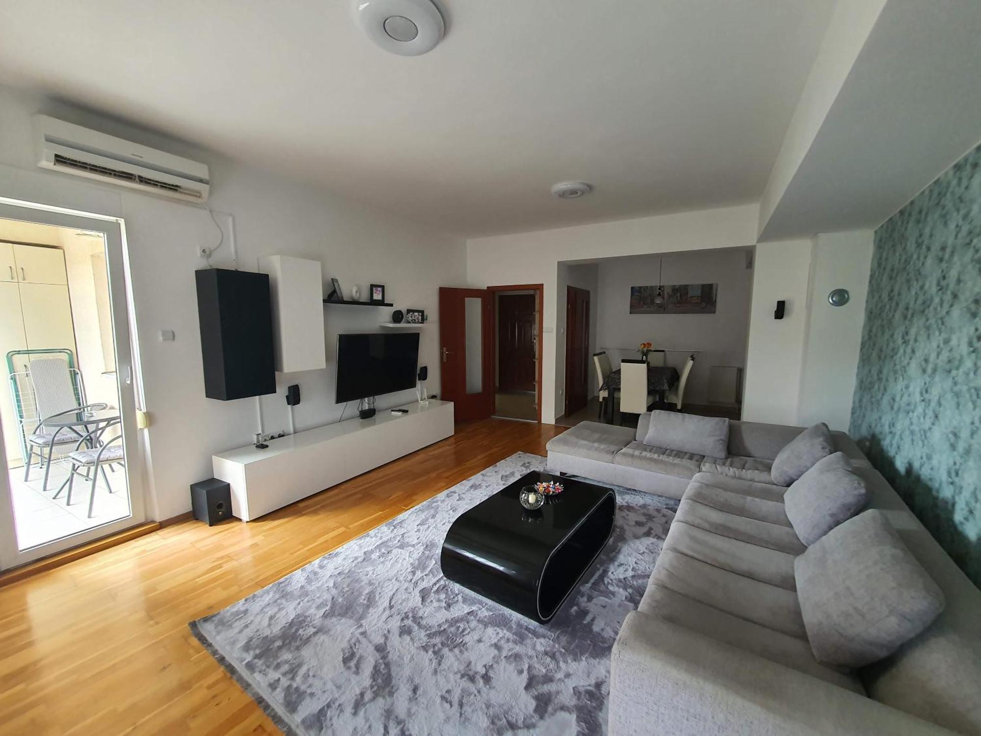 Iva Lux Stan Na Dan Apartamento Banja Luka Exterior foto